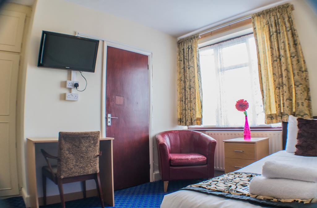 Heathrow Palace Hotel Hounslow Ngoại thất bức ảnh