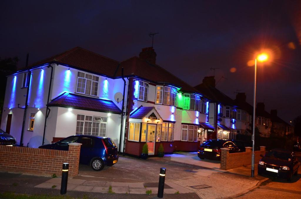 Heathrow Palace Hotel Hounslow Ngoại thất bức ảnh