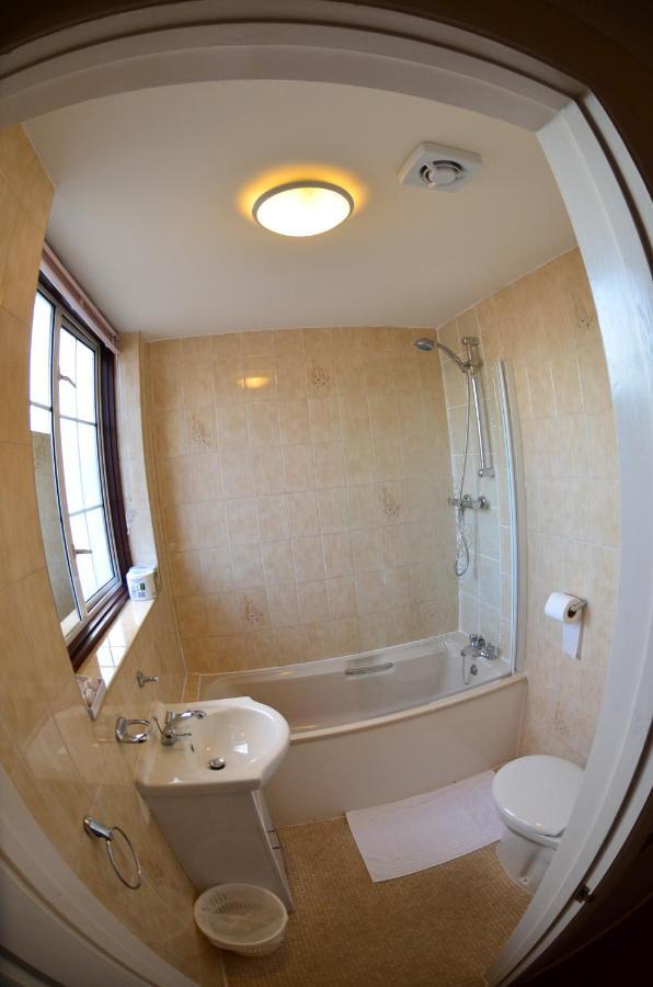Heathrow Palace Hotel Hounslow Ngoại thất bức ảnh